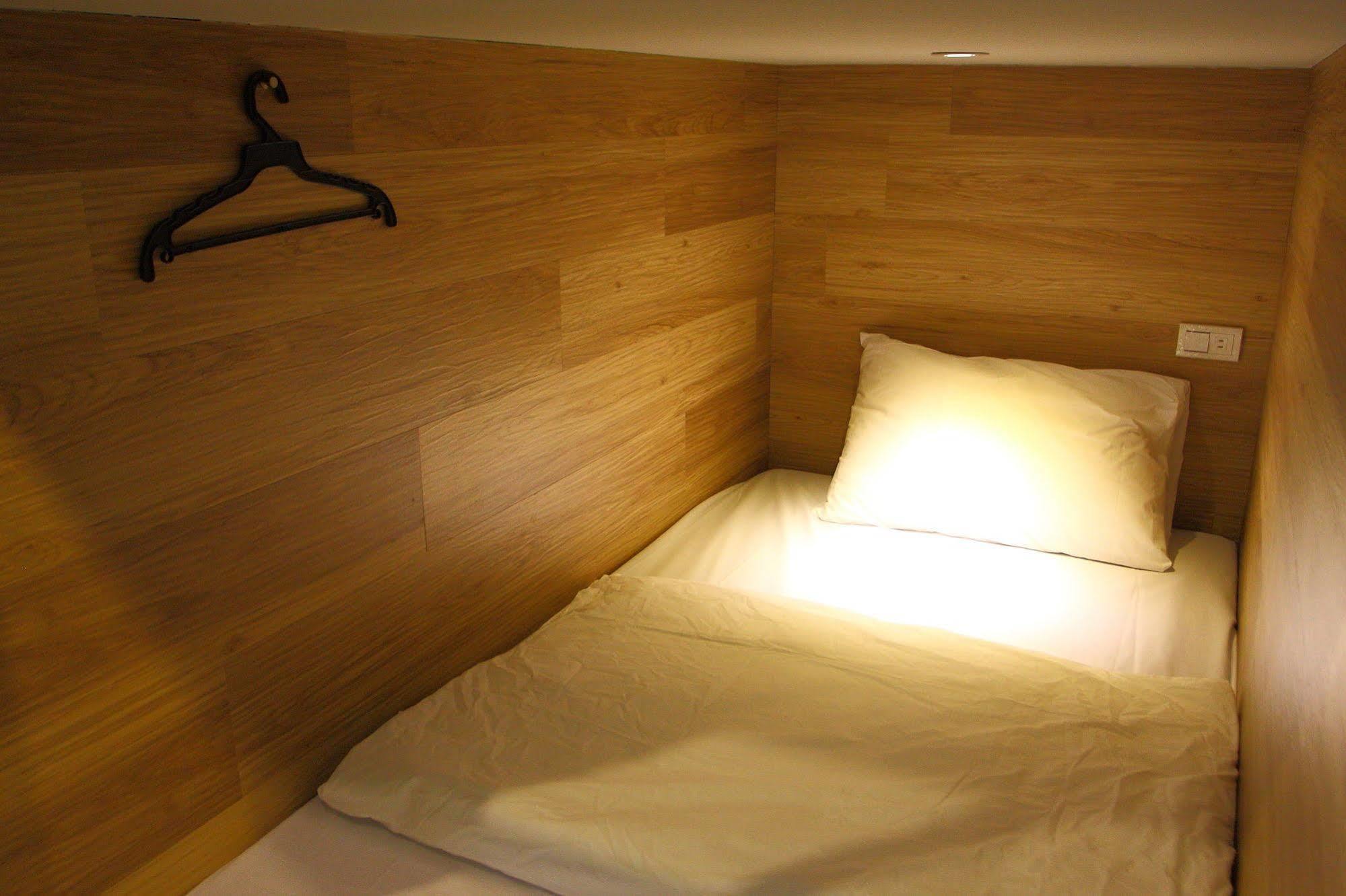 The Packer'S Hostel Taipei Exterior photo